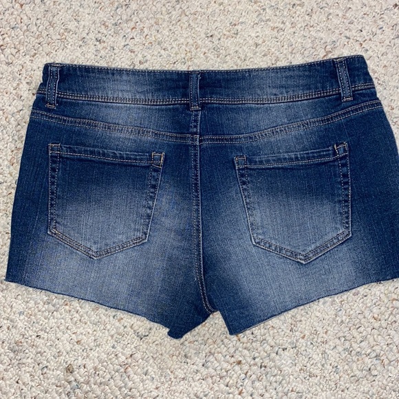 No Boundaries ladies jean shorts size 11 - Picture 2 of 3